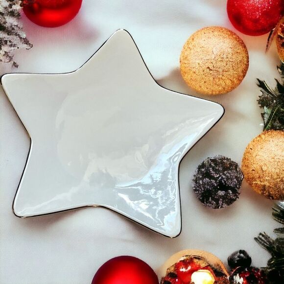 St.Nicholas Square Tis the Season Star Plate Platinum Rim White Porcelain - Picture 1 of 13